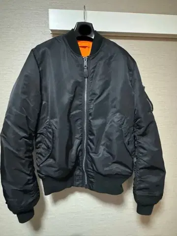 MA-1 블랙 자켓 오렌지 안감