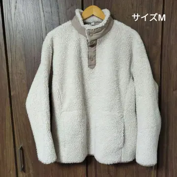 UNIQLO 화이트 마운티니어링 보아 자켓 사이즈 M