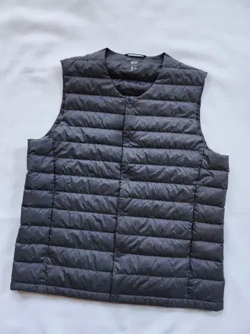 유니클로 울트라 라이트 다운 컴팩트 베스트