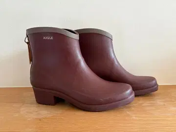 AIGLE 레드 브라운 숏 레인 슈즈