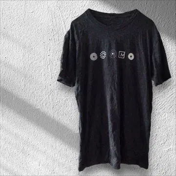 1점 한정 블랙 반팔 티셔츠 그래픽 프린트 상의