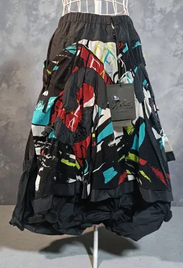 [ 미사용 ] 에이코 콘도 아브스트랙트 프린트 플레어 스커트