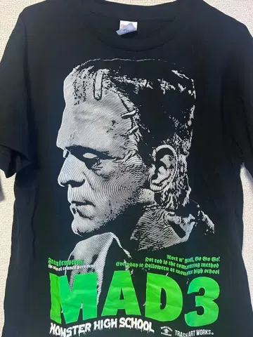 MAD3 'MONSTER HIGH SCHOOL' 티셔츠 M 사이즈