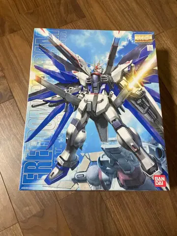 MG 프리덤 건담 BANDAI