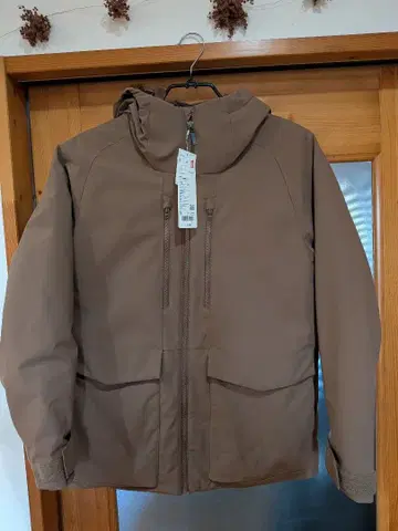 [ 택 포함 새상품급 ] UNIQLO 하이브리드 다운 후드티 브라운 S