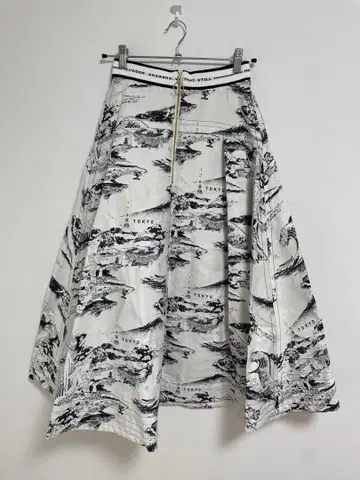 가쓰시카 호쿠사이 흑백 플레어 스커트