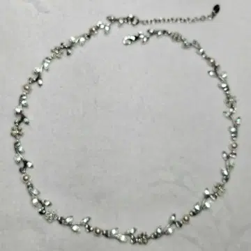 MONET 플라워&리프 목걸이