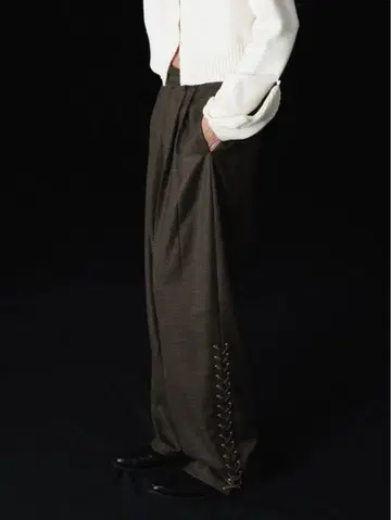 elchele 엘르 LACE UP BARREL PANTS