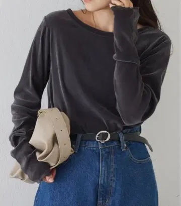 [ 새상품 미사용 ] 리바이벌 시어 플로키 벨로아 느낌 멜로 상의