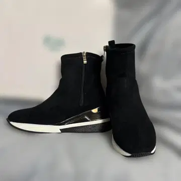 핀 스트레치 스니커즈 부츠 블랙 스웨이드