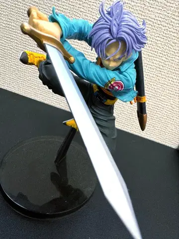 [드래곤볼] 트렁크스 피규어