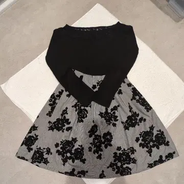 블랙 리브 상의 플라워 스커트 M