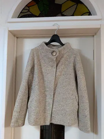 베이지 계열 트위드 자켓 노카라 이란이란