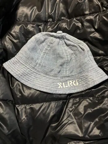 XLARGE 블루 버킷 햇