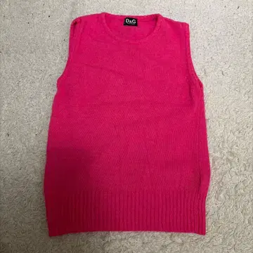 D&G 핑크 슬리브리스 니트