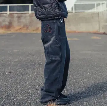 antimid 더블니 블랙 데님