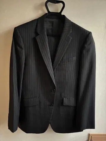 TAKEO KIKUCHI 스트라이프 비즈니스 정장 블랙