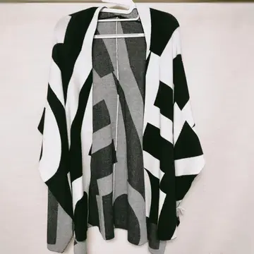 그레이스 콘티넨탈 다이어그램 로고 니트 판초