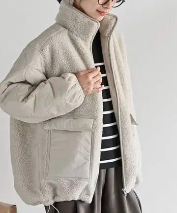 스탠드 보아 절개 퀼트 자켓 라이트 베이지