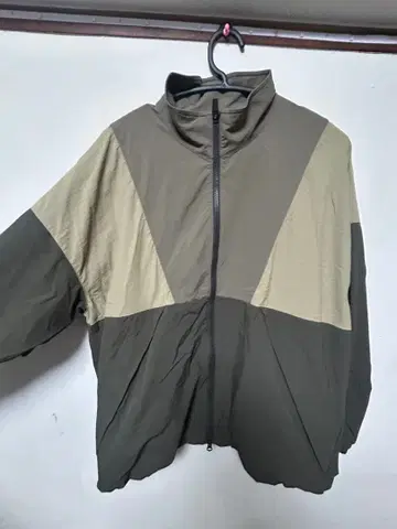 TIGORA 나일론 자켓 L 사이즈 올리브/베이지