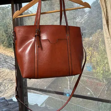 브라운 숄더백 합성 피혁