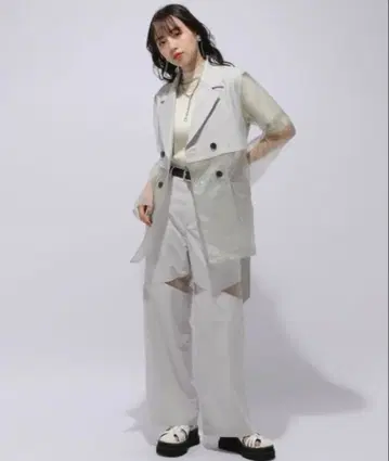 HARE 셋업 자켓 시어 소재 시어 절개