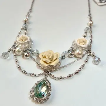 axes femme 프린세스로즈 목걸이