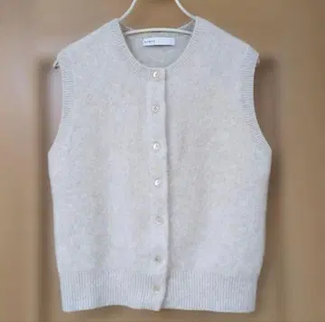 [ NOBLE ] FOX/Ca 퍼 니트 프론트 버튼 베스트