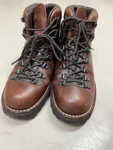 Danner 브라운 가죽 하이컷 부츠