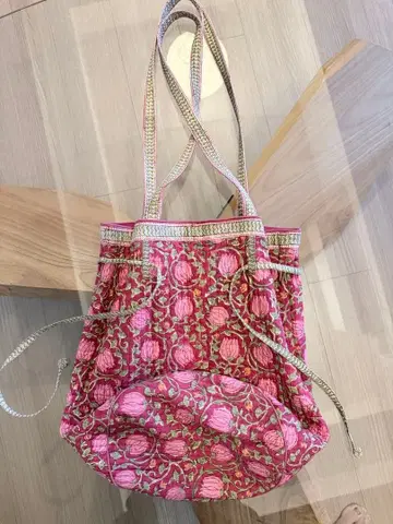 ANOKHI 튤립 패턴 블록 프린트 복조리형 백