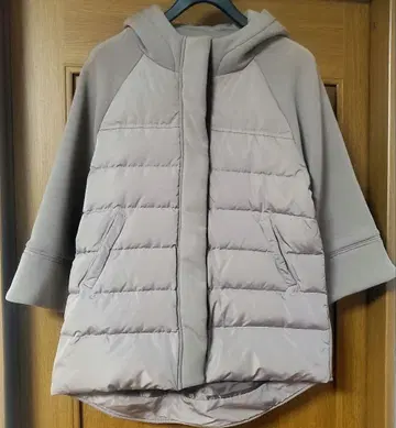 BEATRICE 베아트리스 이소재 절개 다운 자켓 플리스 판초풍