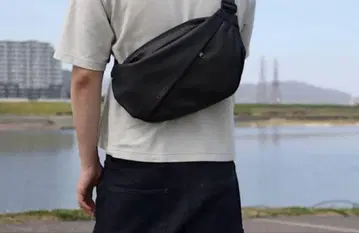 claro 블랙 슬링백