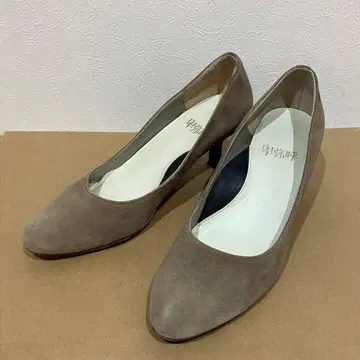 [ 새상품급 ] 히미코 펌프스 23.5cm 베이지 스웨이드