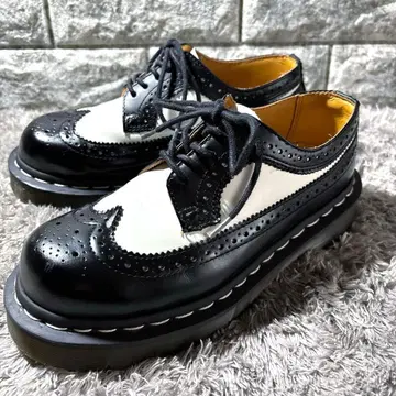 컨디션 최상 닥터마틴 윙팁 바이컬러 화이트 블랙 여성용