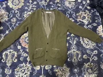 올리브색 버튼 달린 가디건 사이즈 1