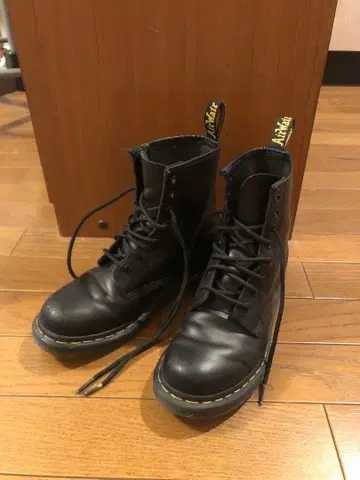 닥터마틴 1460 W 8홀