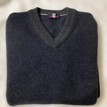 팔라스 팰리스 V넥 스웨터