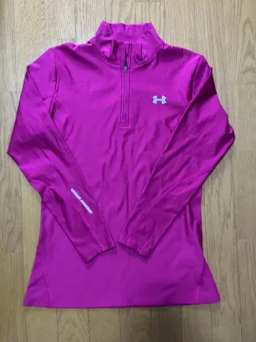 언더아머 핑크 하이넥 상의