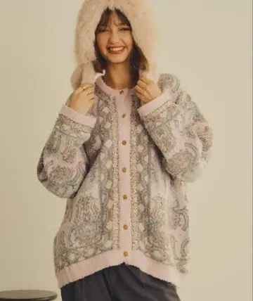 부클레 총무늬 자카드 니트 가디건