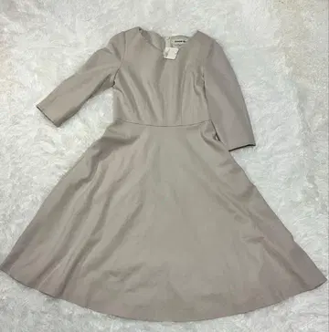 STRAWBERRY-FIELDS 베이지 원피스 하트넥 택 포함