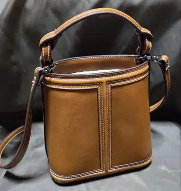 [ 12/16까지 판매 ] 브라운 버킷형 가죽 숄더백 ZARA