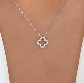 클로버 목걸이