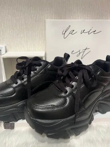 블랙 통굽 스니커즈 합성 피혁