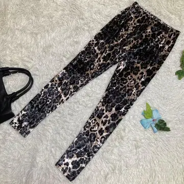 미사용 새상품 B.R.G. 스키니 팬츠 레오파드 무늬 벨로아 스트레치 F