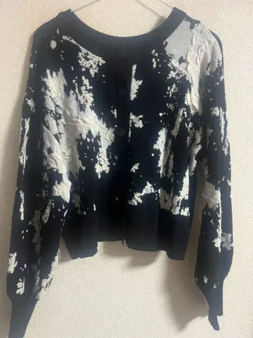 추상 패턴 버튼 니트 가디건