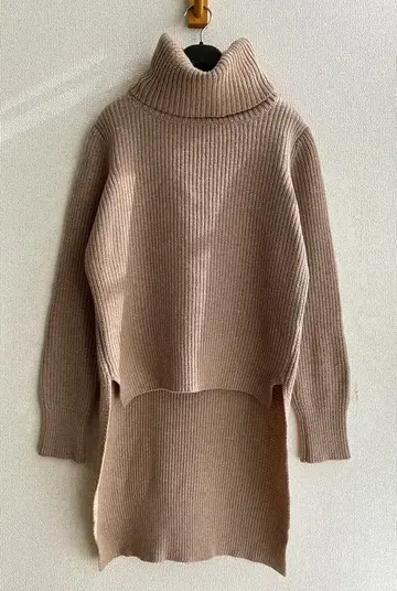 블랑 바스크 BLANC basque 변형 디자인 터틀 니트 풀오버