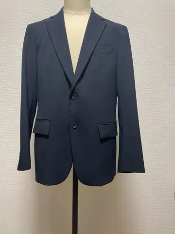 GU 네이비 싱글 자켓 S 사이즈 시착만 한 상품입니다.