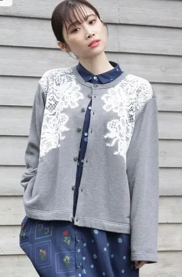 새상품급 super hakka 로즈 모티브 케미컬 레이스 가디건 그레이