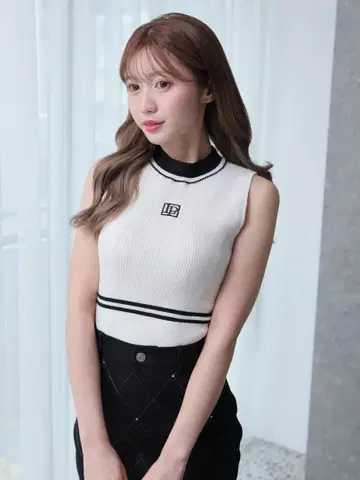 LIP SERVICE 바이컬러 라인 LP 슬리브리스 니트