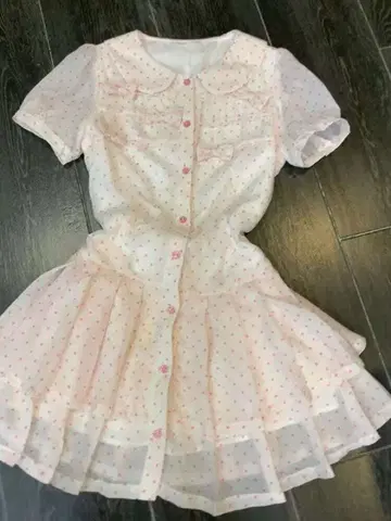 핑크 도트 무늬 반팔 원피스